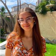 Graduada en Bachillerato de Ciencias Puras, estudiante de Ciencias Biomédicas. Ofrezco clases de Biología hasta 2º de Bachillerato. Dispongo de material complementario para mis alumnos/as adaptado al nivel/necesidades de cada uno de ellos/ellas